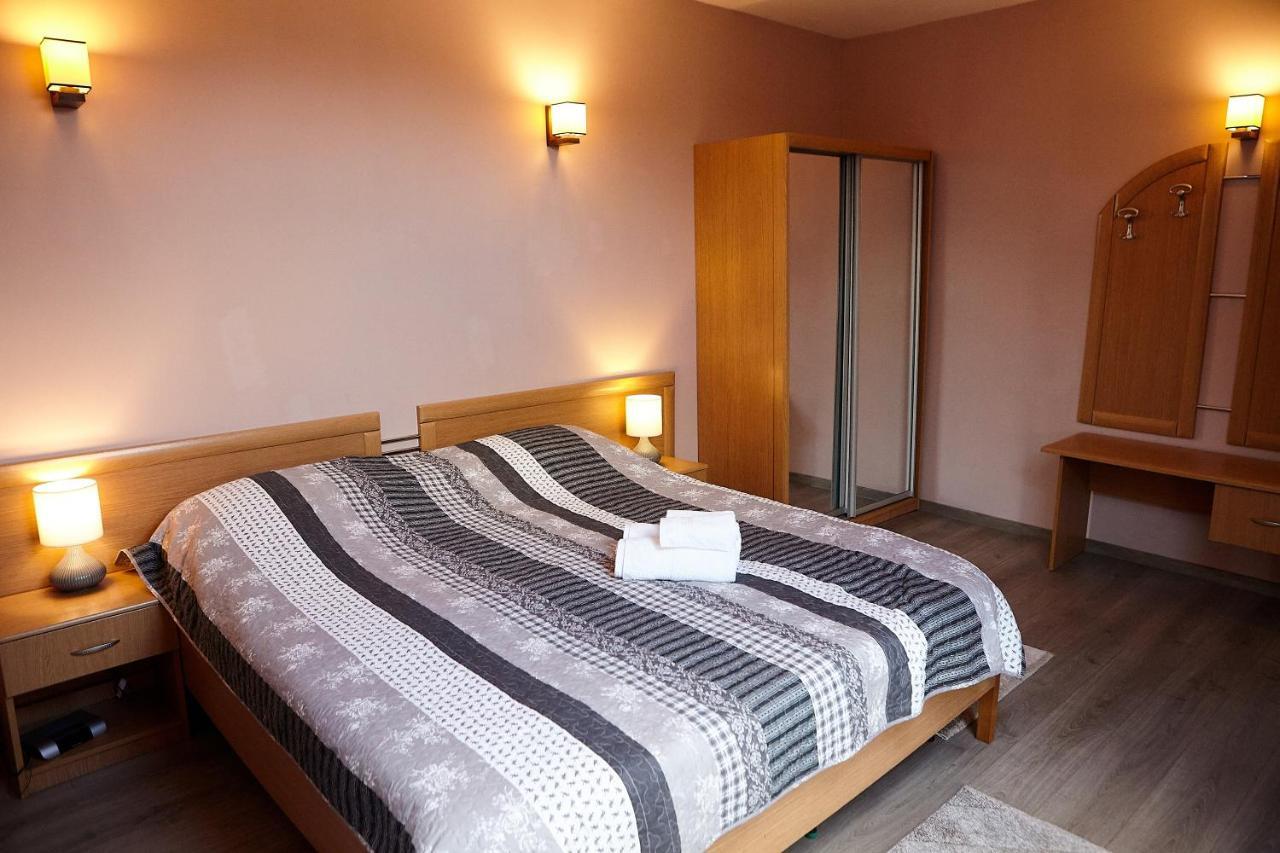 Apartament Rozelor Braşov Eksteriør billede